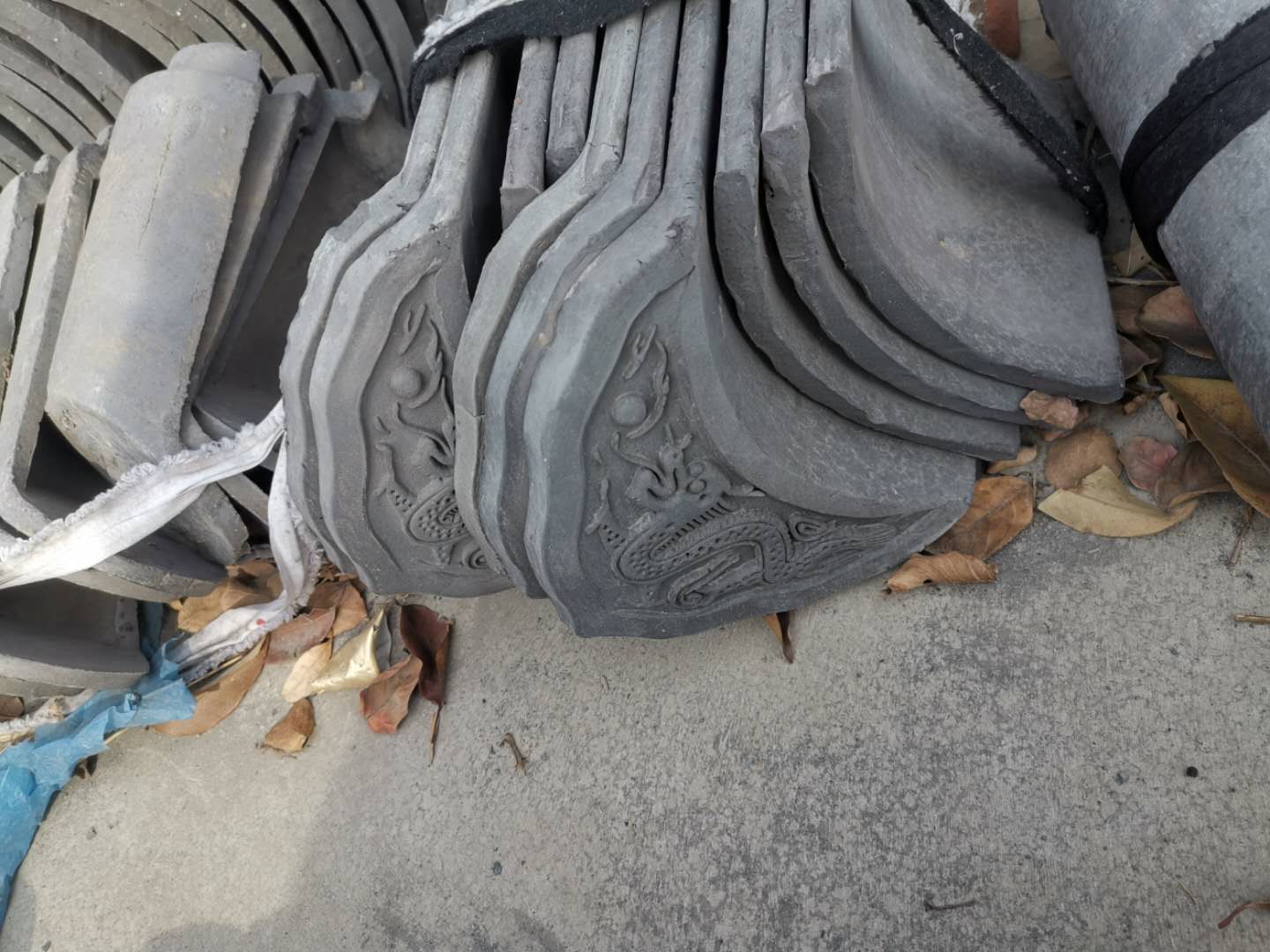 貓頭滴水